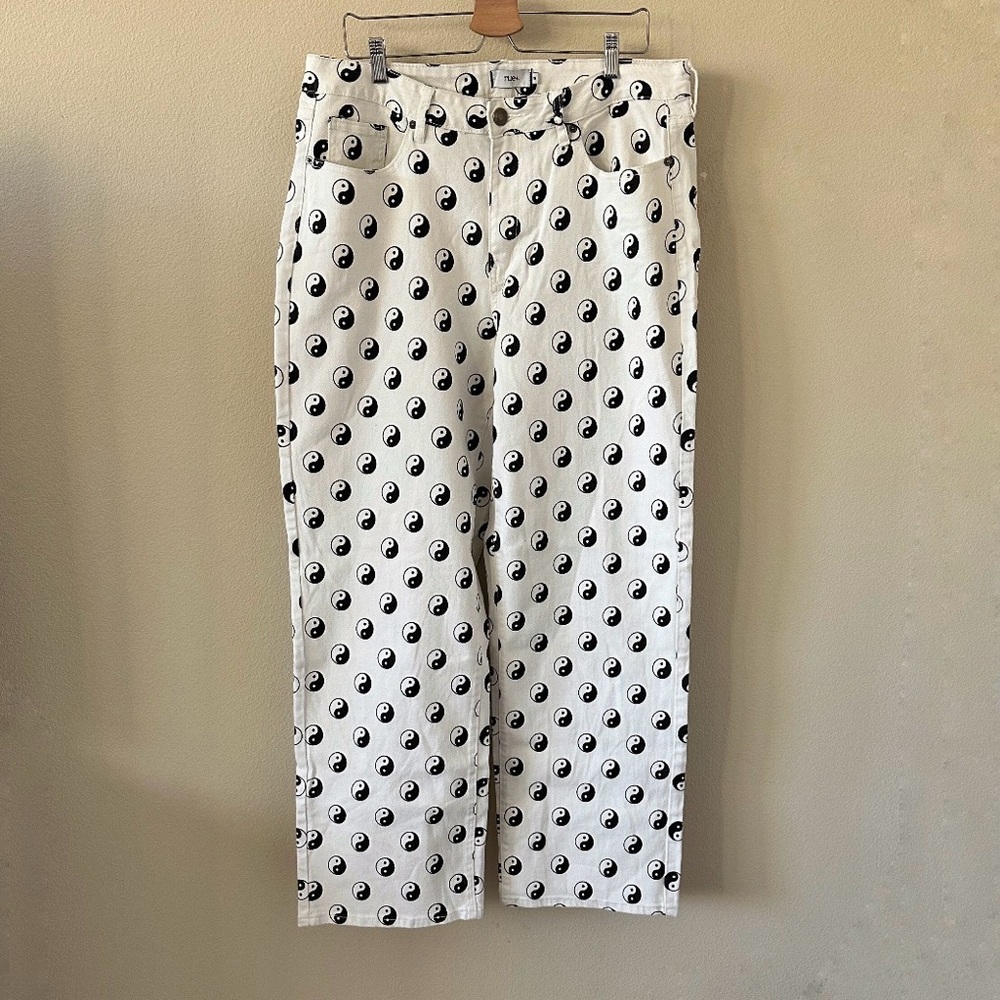 Rue21 Yin Yang Y2k Skater Style Wide Leg Denim NWOT Jeans Size 18